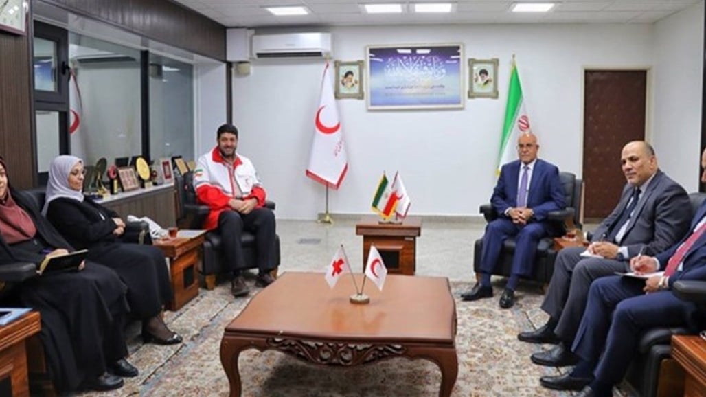 العراق يمنح الأطباء والممرضين الإيرانيين رخص عمل في العراق