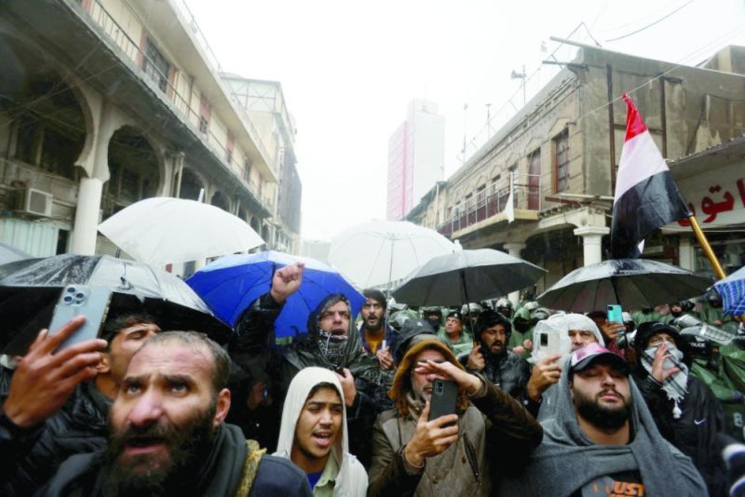 ايران تزج بمواطنيها للهجرة الى العراق رسميا بعد إقرار الموازنة