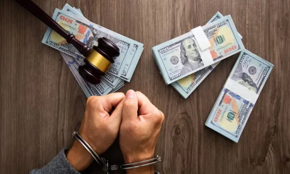 حولت 68 مليون دولار للخارج.. اختراق شبكة لغسل الأموال والاطاحة بأحـد أعضـائها