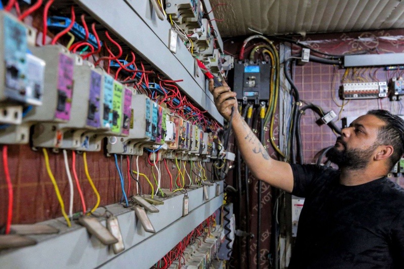 اتفاقات سرية لرفع أسعار الامبير واتهامات تطال جهات حكومية