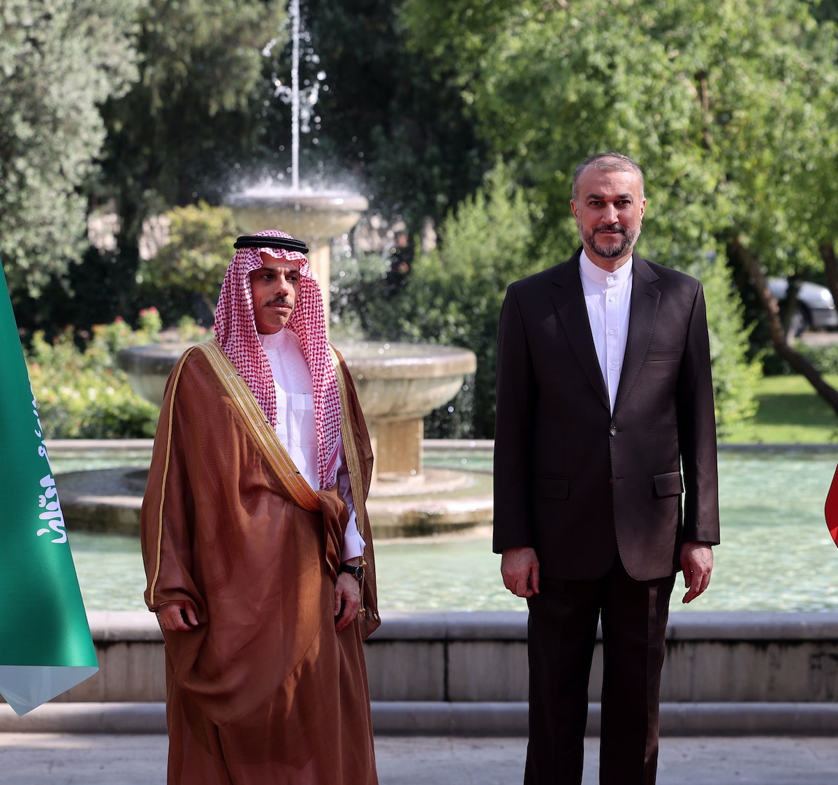 وزير الخارجية الإيراني يصل الرياض في أول زيارة رسمية منذ 10 سنوات