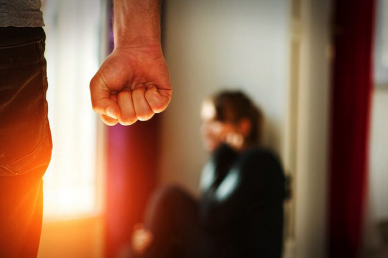 باحثون اجتماعيون يحذرون من تفاقم ظاهرة العنف الاسري في العراق