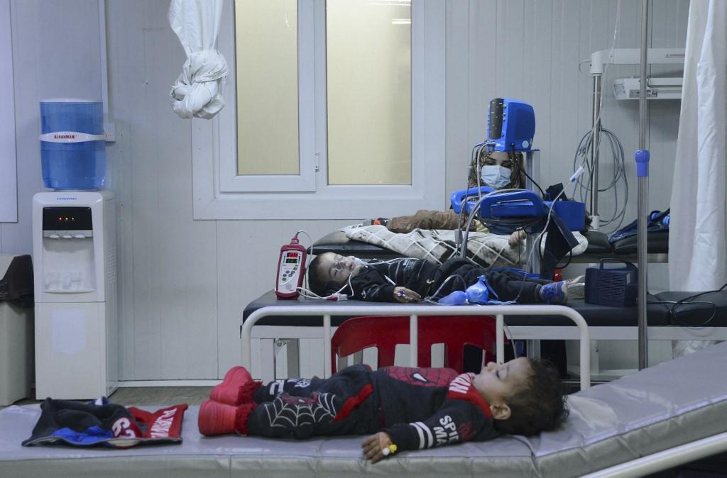 ناشطون: انهيار القطاع الصحي يعود للصراع السياسي على إدارة الصحة في المدينة