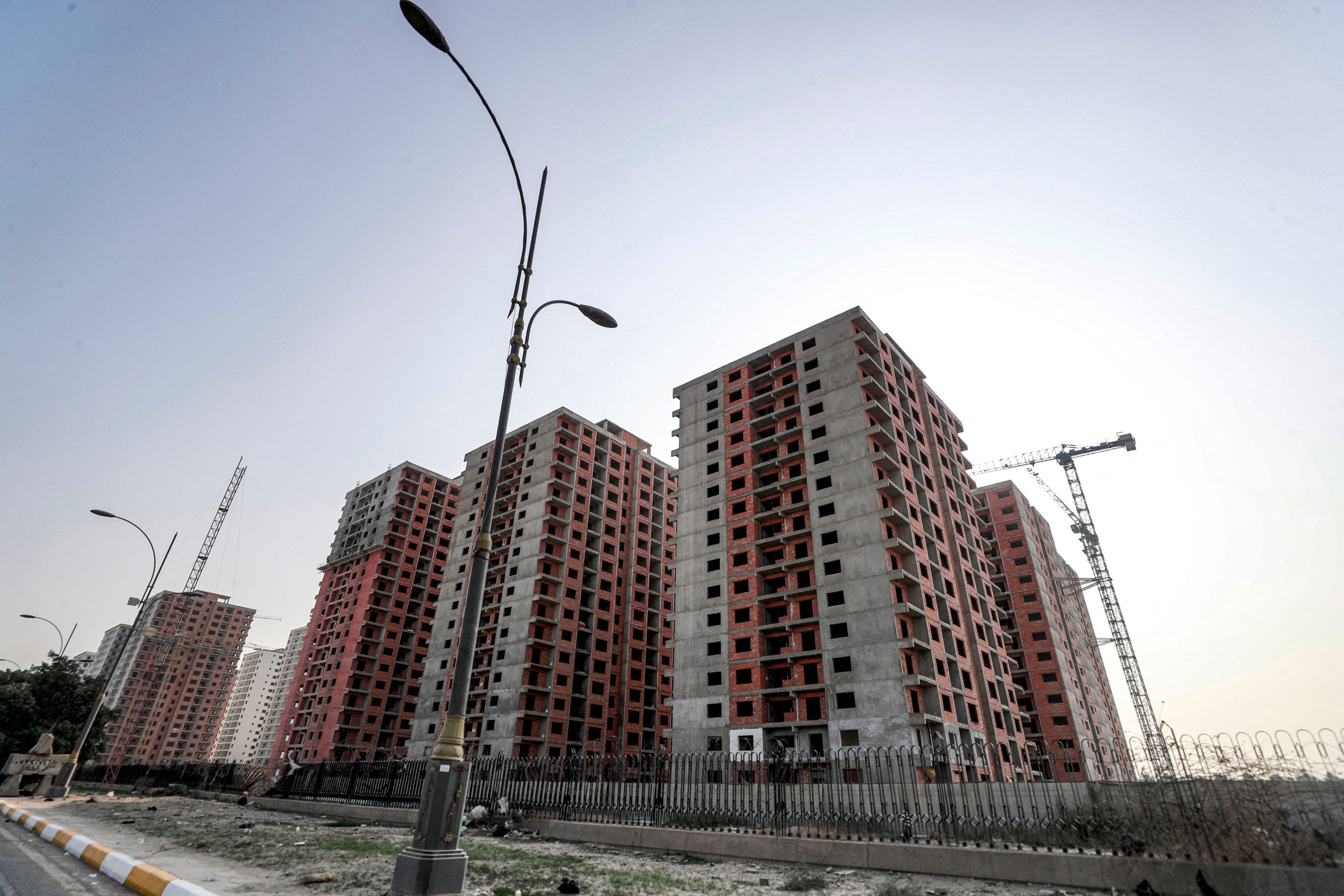 خبراء: مشاريع الحكومات لم تستهدف الفقراء وأصحاب الدخل المحدود