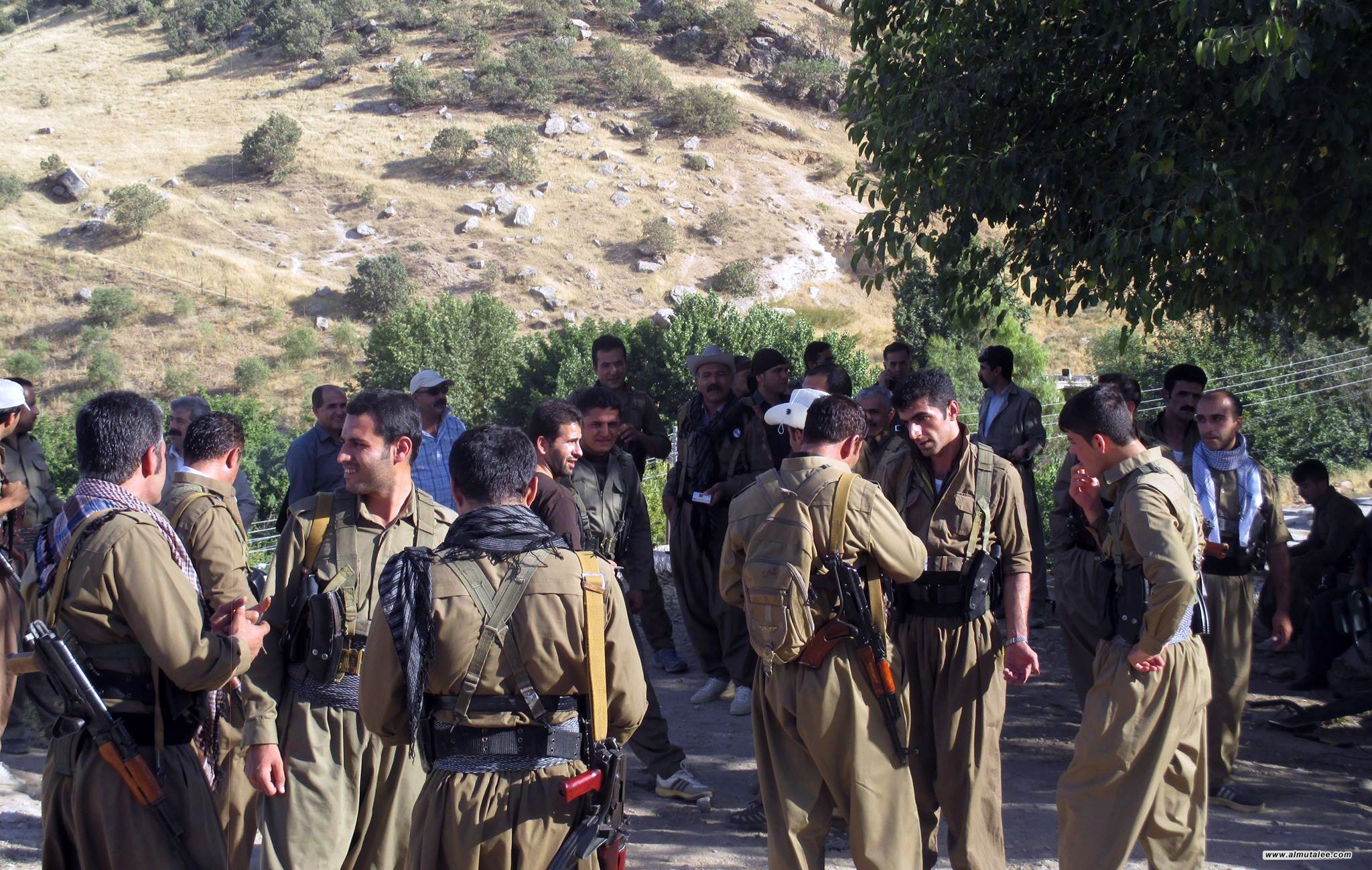 مصادر تتحدث عن ترحيل الجماعات الكردية المسلحة الى غرب العراق