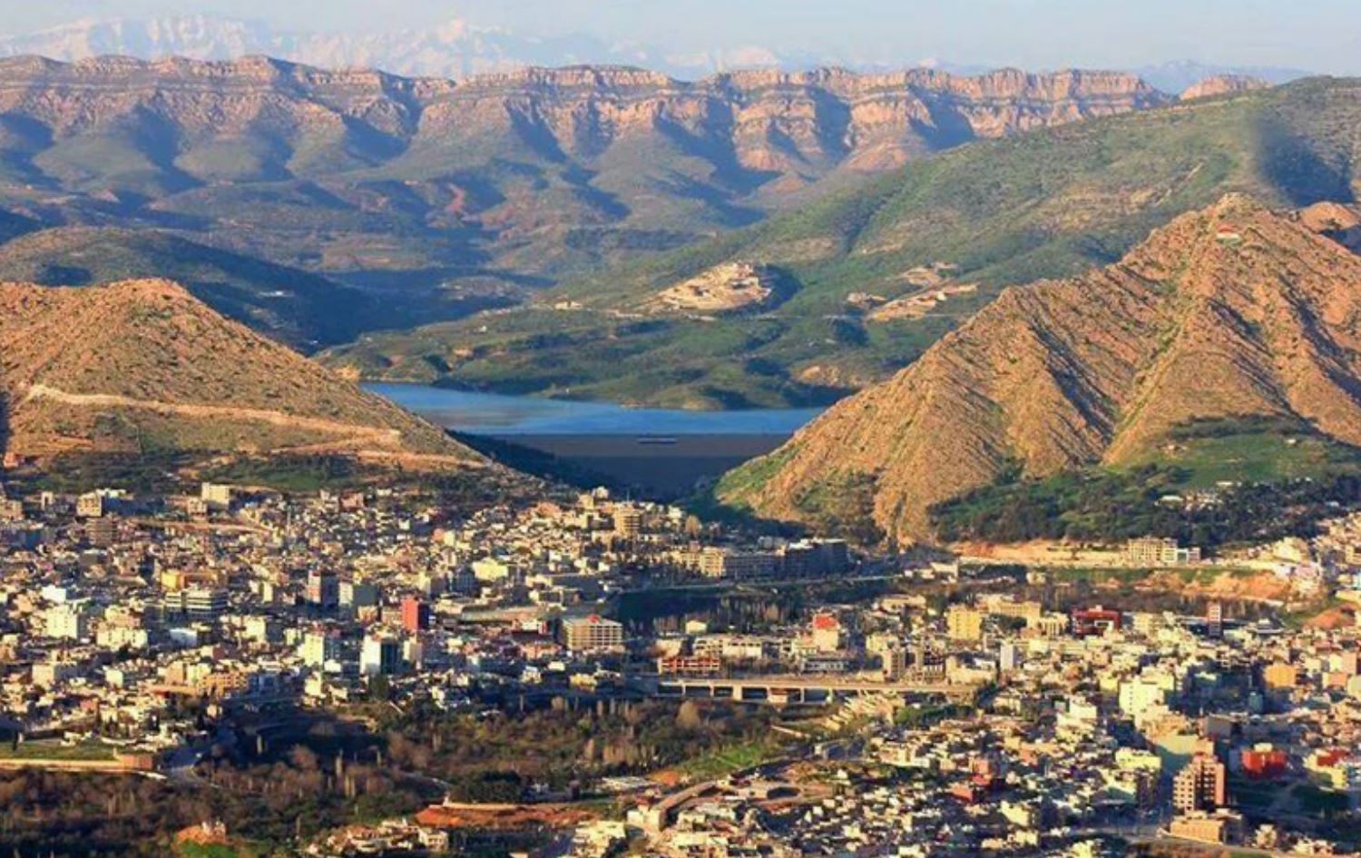 بارزاني يسعى للسيطرة على سنجار للهيمنة على جزء من طريق التنمية