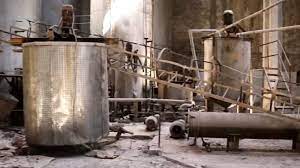 ناشطون يستغربون اقدام الحكومة على هدم أكبر معامل السكر وتوزيع أراضيه للموظفين