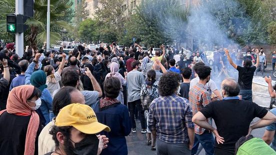 أستراليا تفرض عقوبات على 3 كيانات و4 أفراد مسؤولين عن القمع في إيران