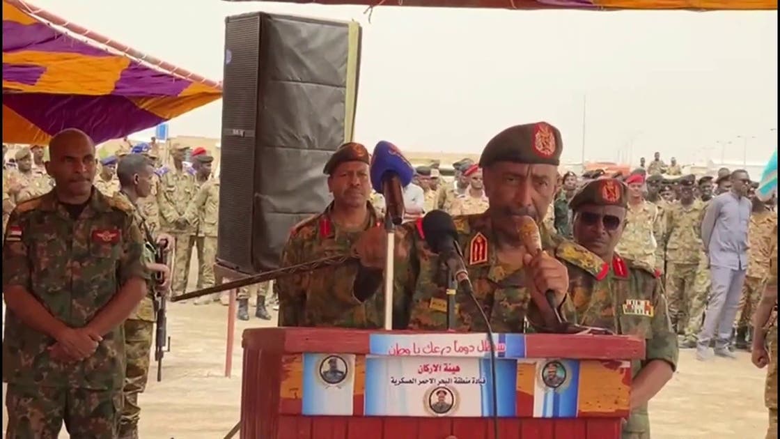 البرهان من البحر الأحمر: لن نتراجع حتى القضاء على التمرد