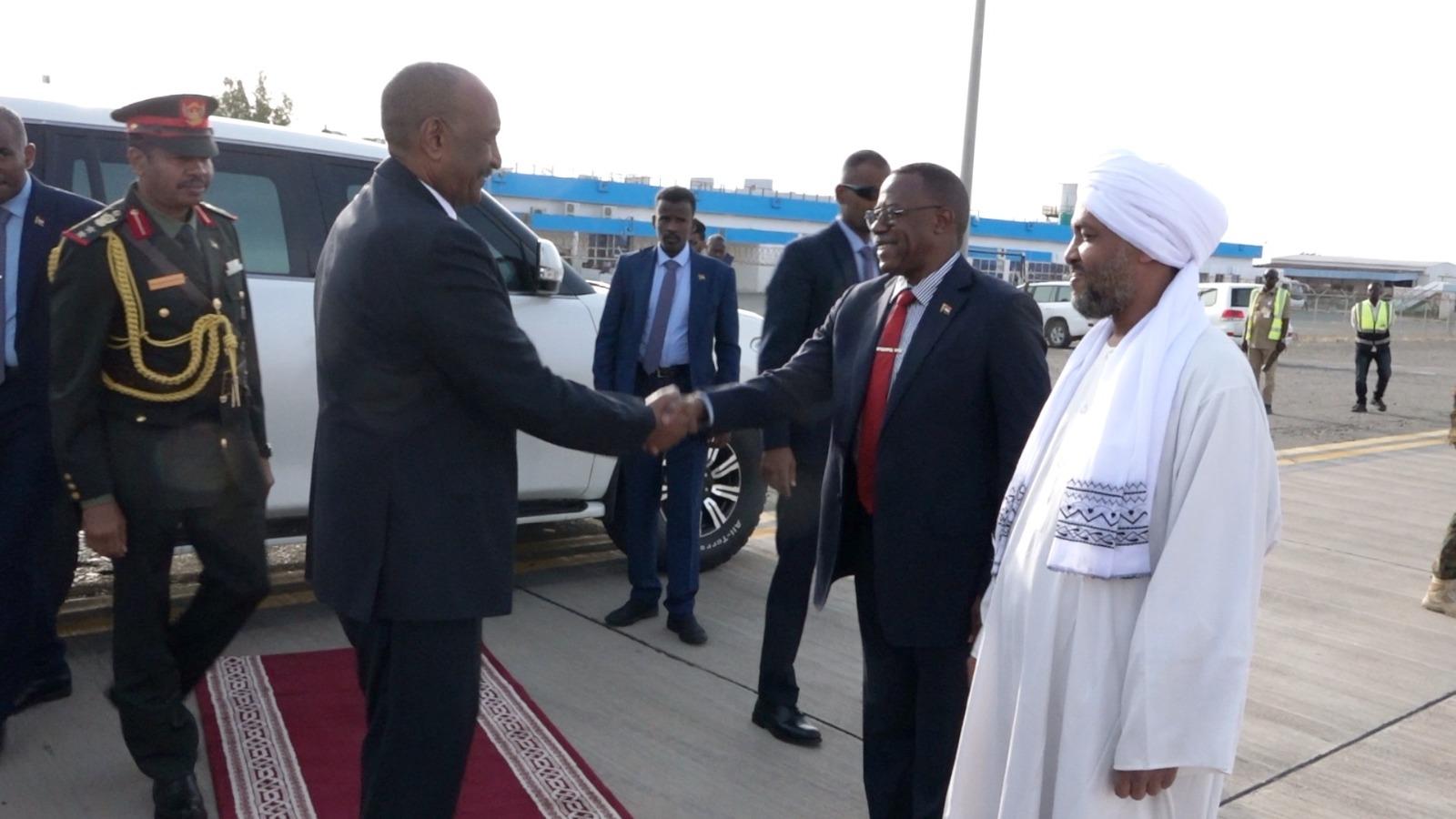 البرهان يتجه لأوغندا في زيارة رسمية