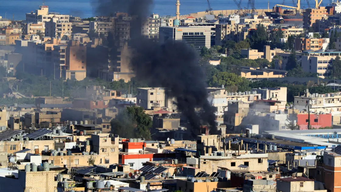 إصابة 20 شخصاً في اشتباكات مخيم عين الحلوة بجنوب لبنان