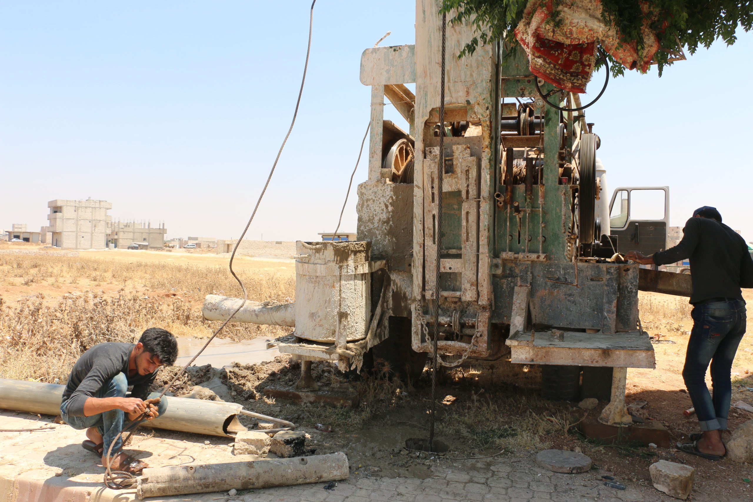 الحفر العشوائي للآبار يعرض المياه الجوفية لخطر الجفاف