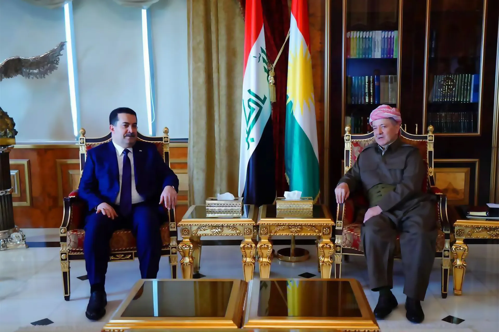 بارزاني يبحث في بغداد عن حلول لازمته المالية بعد الحصار السياسي