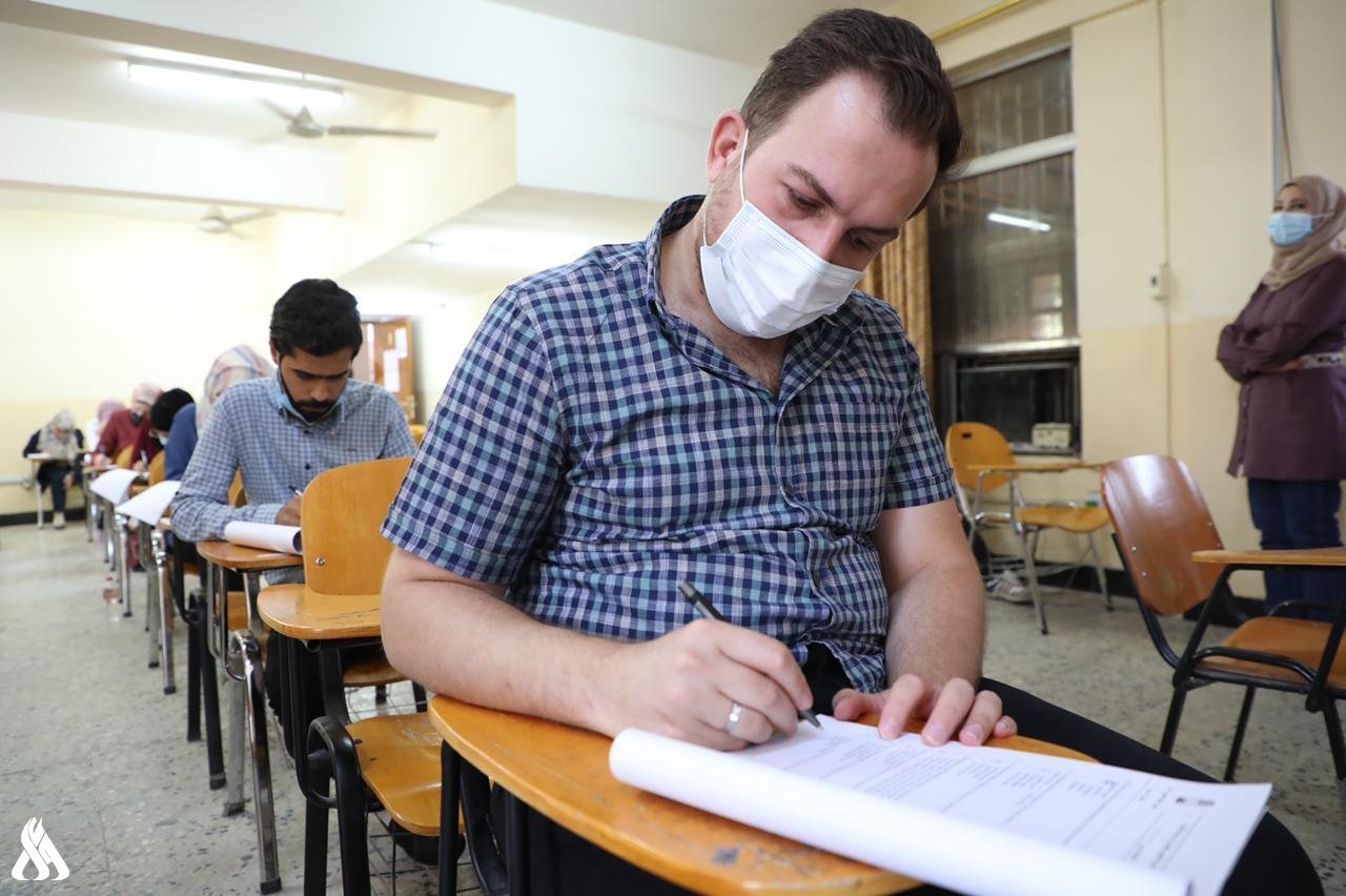 أساتذة جامعيون: القائمون على التعليم سيهدمون ما تبقى منه في البلاد