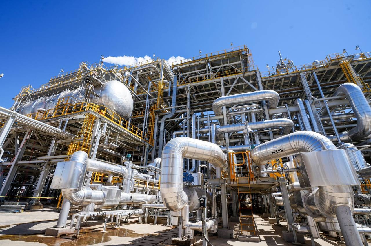 ردا على وزير النفط مراقبون : 70 الف برميل لن تحل مشكلة المحروقات وسبقها تصريحات مصفاة كربلاء