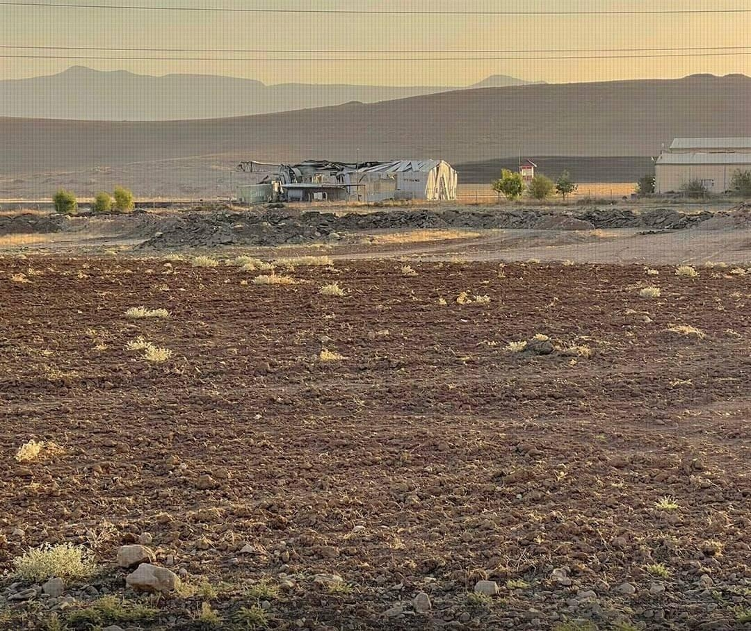 بمسيرة مجهولة السليمانية: مقتل 7 اشخاص بعد استهداف مطار عربت