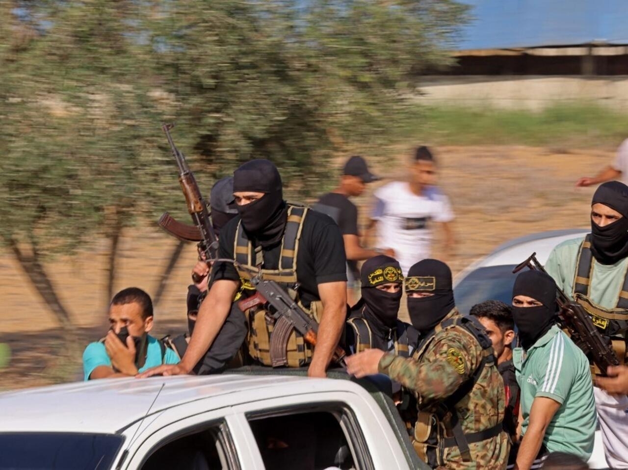 “حماس” تعلن قصف قاعدة “رعيم” العسكرية في إسرائيل