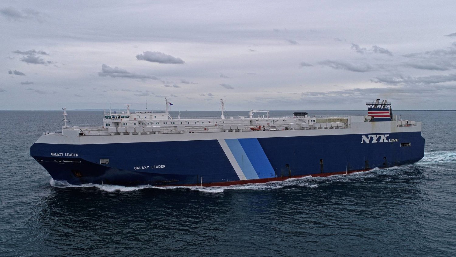 إيران تنفي تورطها في احتجاز الحوثيين سفينة في البحر الأحمر