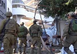 حركة حماس تحتجز أكثر من 215 رهينة في قطاع غزة