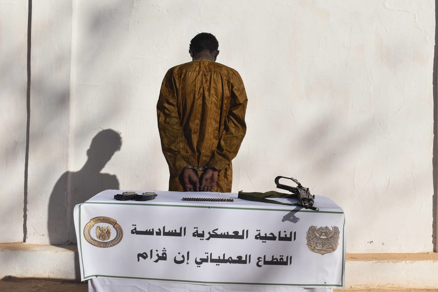 اعتقال 12 شخصاً بشبهة الإرهاب بالجزائر