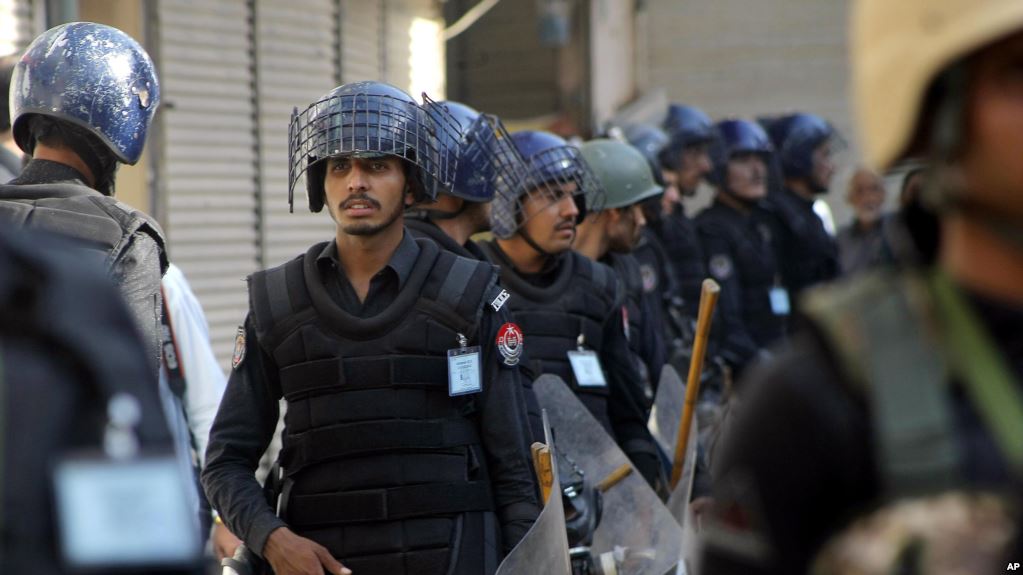 ارتفاع عدد ضحايا الهجوم المسلح على مركز للشرطة في باكستان إلى 24