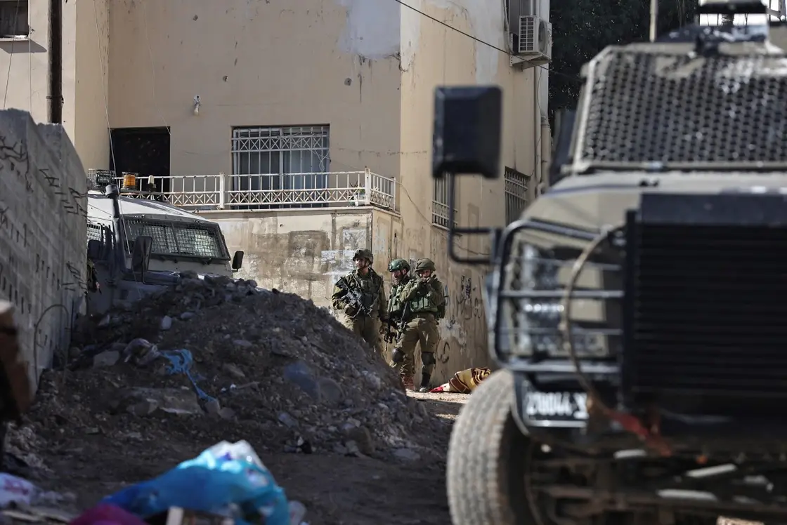 أبو ردينة: تصريحات نتنياهو تكشف نيته إشعال الضفة