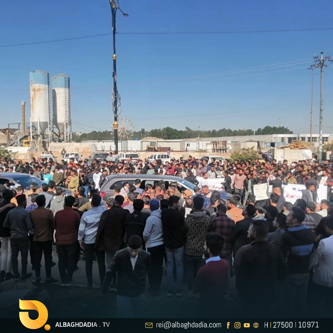 للمطالبة بالتعيين.. الخريجون يتظاهرون في ذي قار وبابل وميسان ويهددون بالاعتصام في حال تجاهل مطلبهم