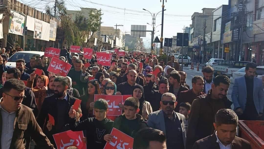 5 أشهر بلا رواتب.. خطة تصعيدية لمعلمي السليمانية.. “التظاهر في أربيل”