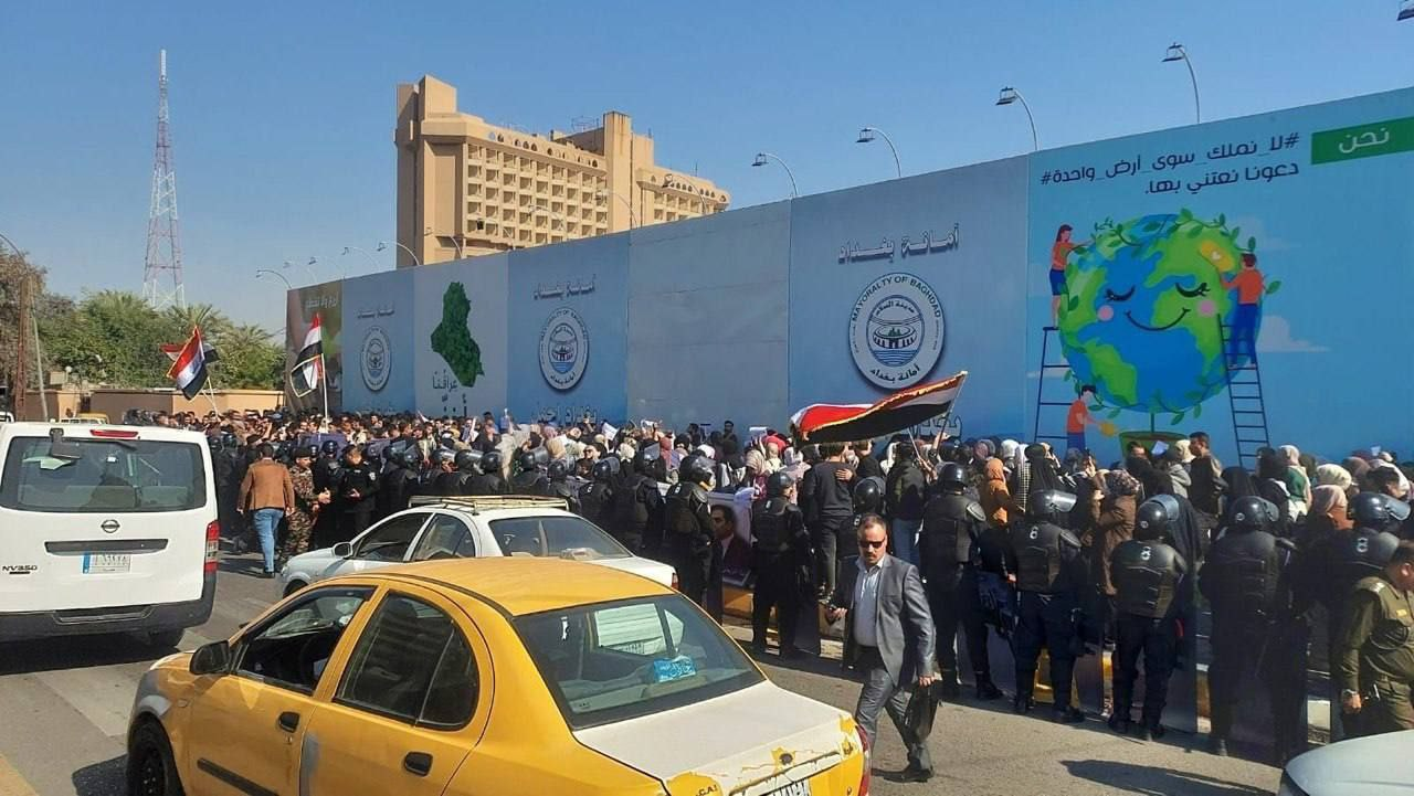 تصاعد الغضب الشعبي.. تظاهرات للخريجين والفلاحين في اربع محافظات