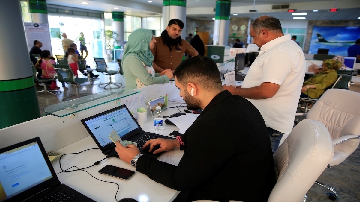 خزينة العراق ترهقها التعيينات غير المدروسة يؤدي لارتفاع في النفقات الحكومية