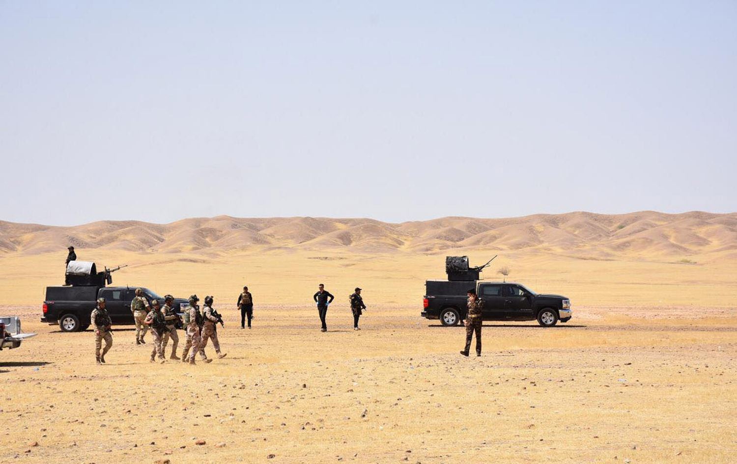قوة امنية مشتركة تستولي على موقع سري لعناصر داعش في صحراء الانبار