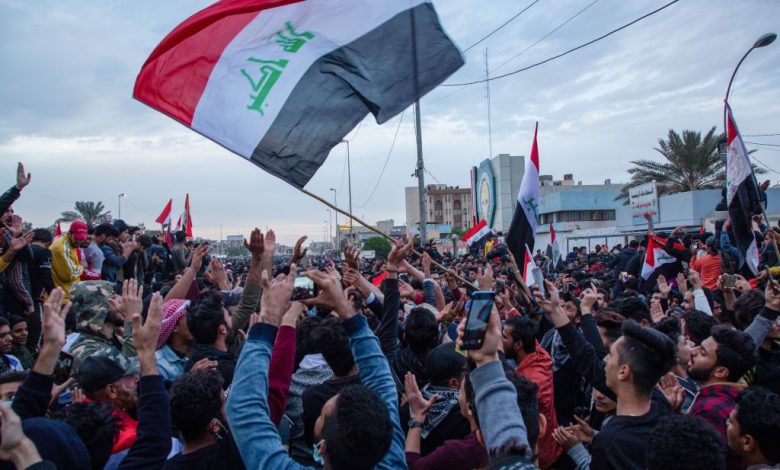 خريجو ذي قار يصعدون ضد الحكومة المحلية وصدامات مع القوات الامنية