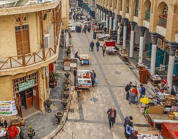 بحجة ربطه مع القشلة.. انقطاع التيار الكهربائي بشارع المتنبي منذ أسبوع وأصحاب المحال يهددون بالتصعيد