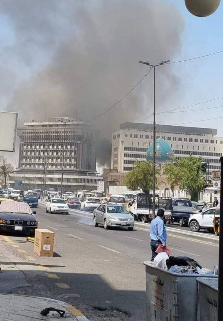 حريق يلتهم مخازن تجارية في منطقة السنك وسط بغداد