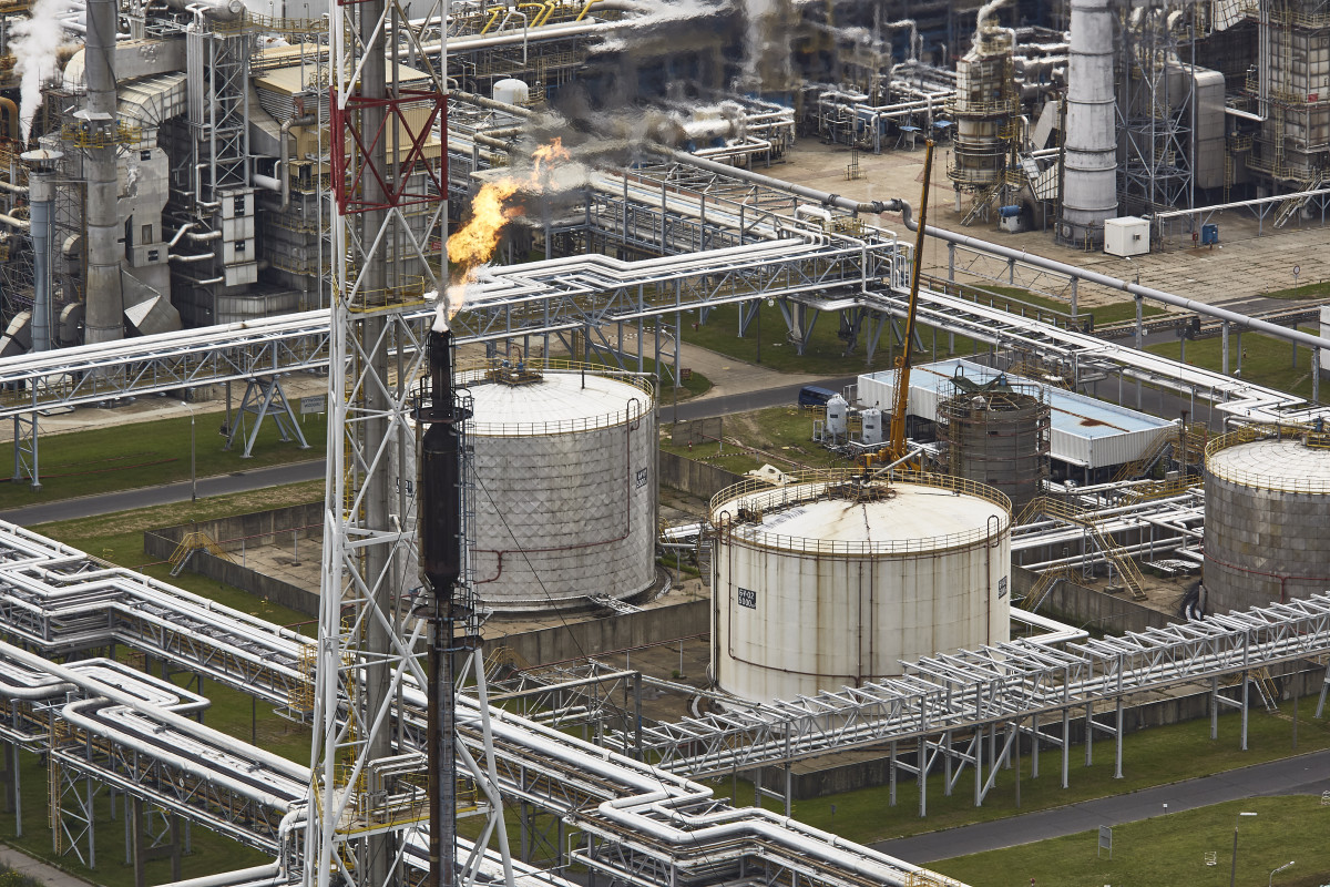 أسعار النفط تستقر قرب اعلى مستوى لها في 7 أسابيع