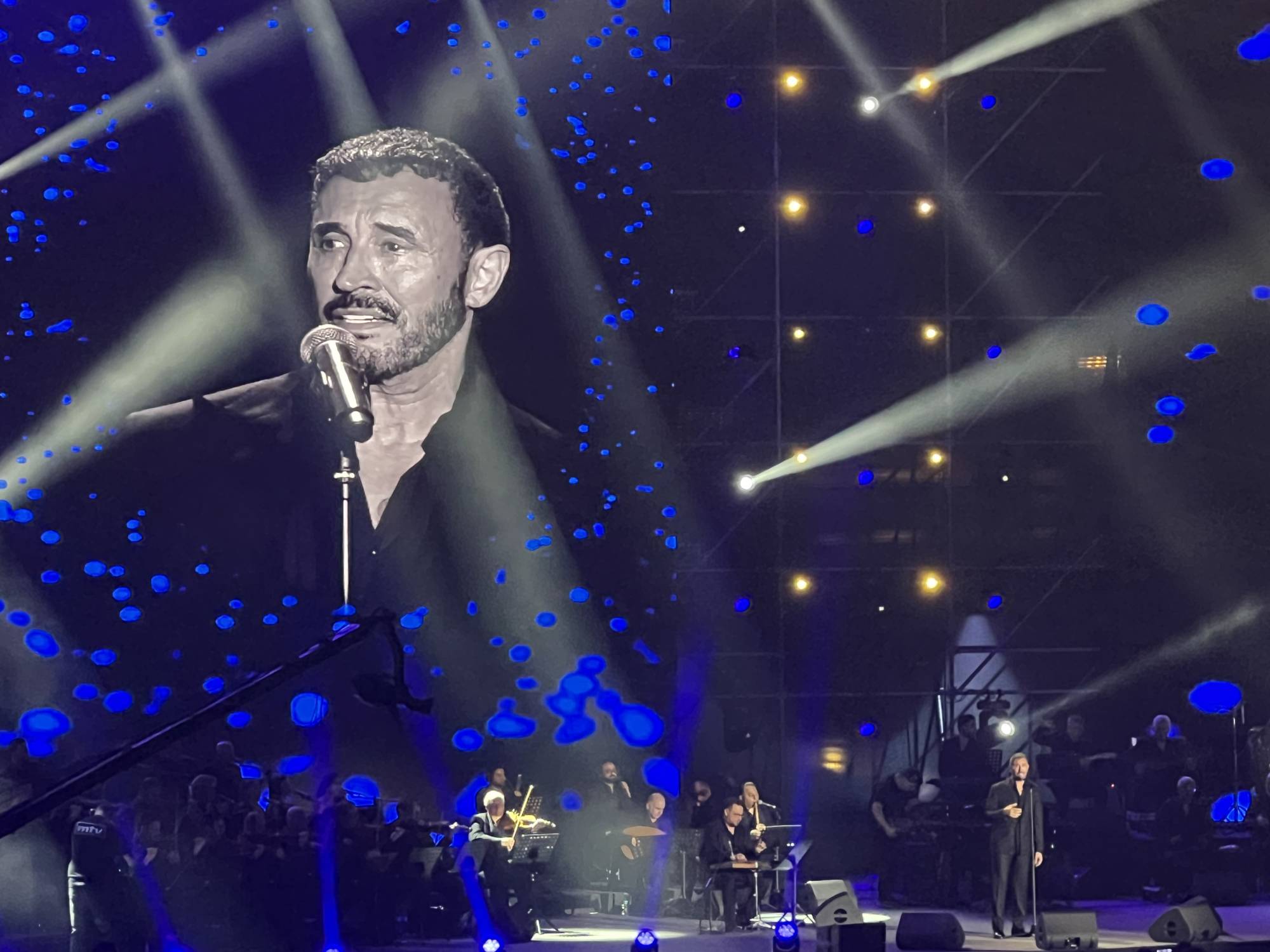 كاظم الساهر في بيروت.. لا تموت مدينة أبناؤها يفرحون