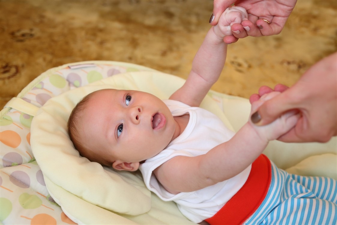 تحذيرات من ممارسة شائعة تضر بالأطفال