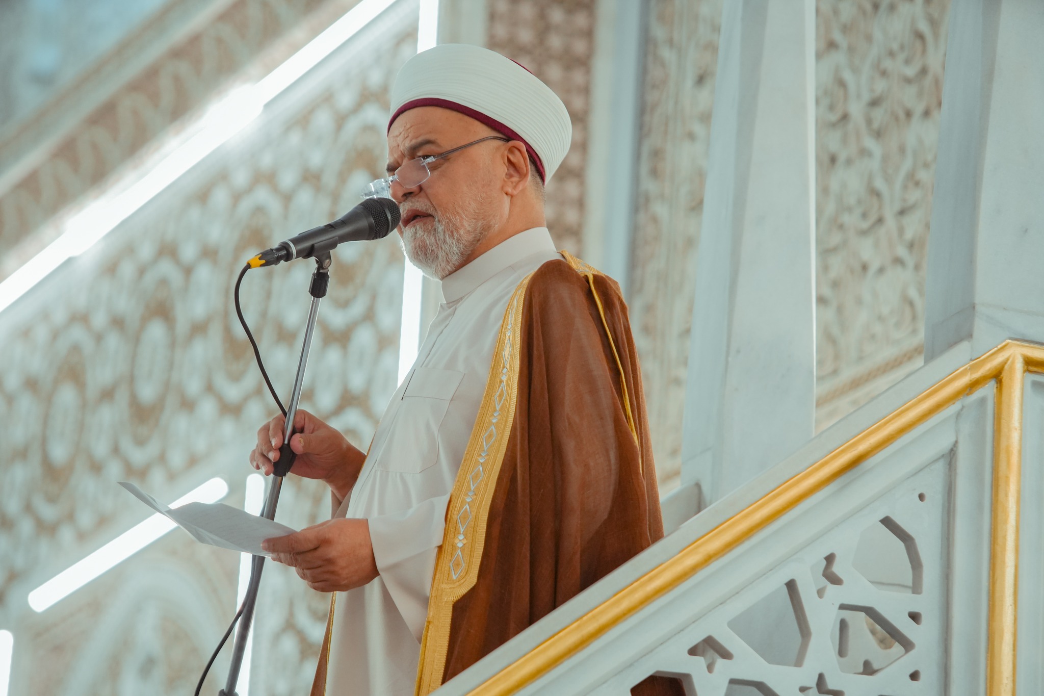 احد أئمة وخطباء المساجد يحذر من “فتنة طائفية” في العراق يقودها سياسيون ليعززوا مواقعهم المهزوزة