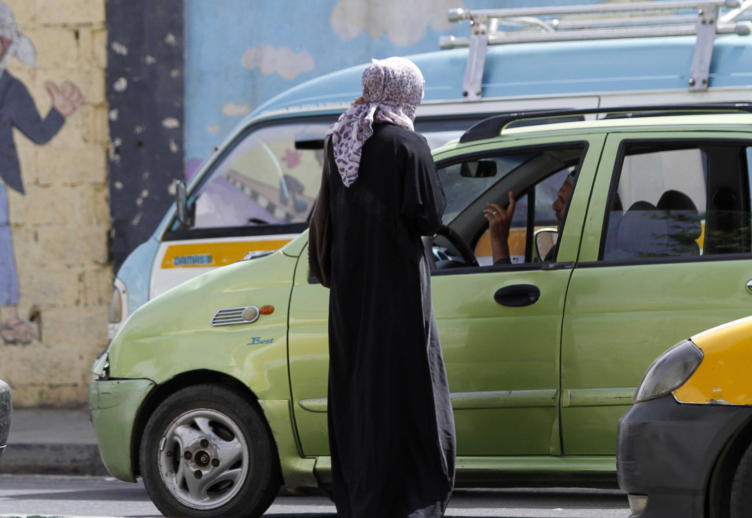 القبض على متسولة بحوزتها أكثر من 3.5 مليون دينار جمعتها خلال يوم واحد في أربيل