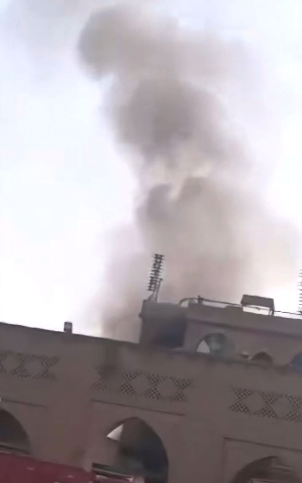 اندلاع حريق في محال تجارية داخل سوق قيصري بالقرب من قلعة أربيل