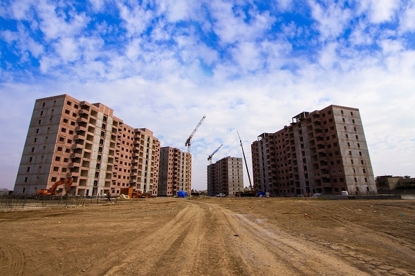 دعوات نيابية لالزام الحكومة بشراء المجمعات وتوزيعها على المواطنين