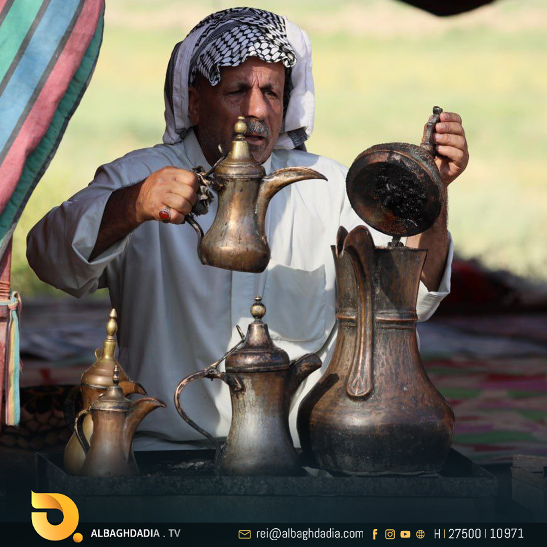 بالصور.. استمرار تدفق جموع الزائرين صوب كربلاء قبلة الأحرار