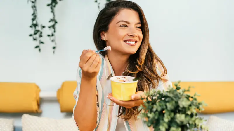 إضافة ملعقة عسل للزبادي تحدث الفارق.. فلتجربوها!