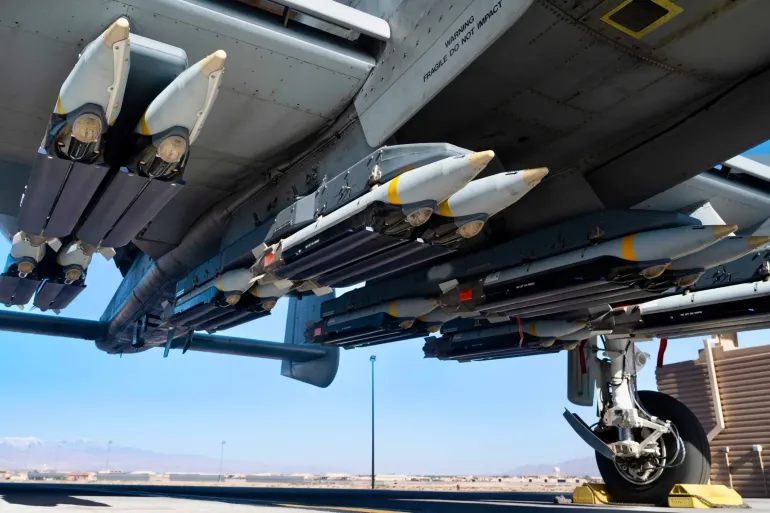 سي إن إن: إسرائيل استعملت قنبلة أميركية صغيرة الحجم من طراز GBU-39 في قصف مدرسة التابعين في غزة