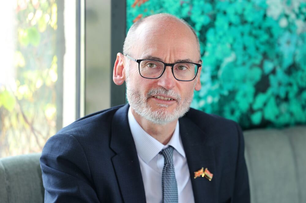 الخارجيـة العراقيـة تحتـج على تصريحات السفير البريطاني ستيفـن هيتشن التي تحدث فيها عن فقدان الأمن وانتشار الميليشيات في العراق