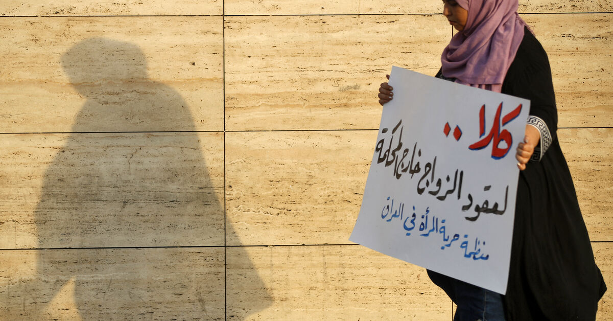 المونيتور: العراقيون يحتجون على مقترح تعديل “مناهض للمرأة” لقانون الأحوال الشخصية