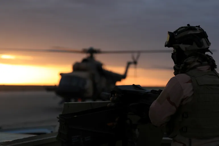 رويترز: اعتقال 5 أشخاص على خلفية هجوم على قاعدة جوية عراقية أسفر عن إصابة جنود أميركيين