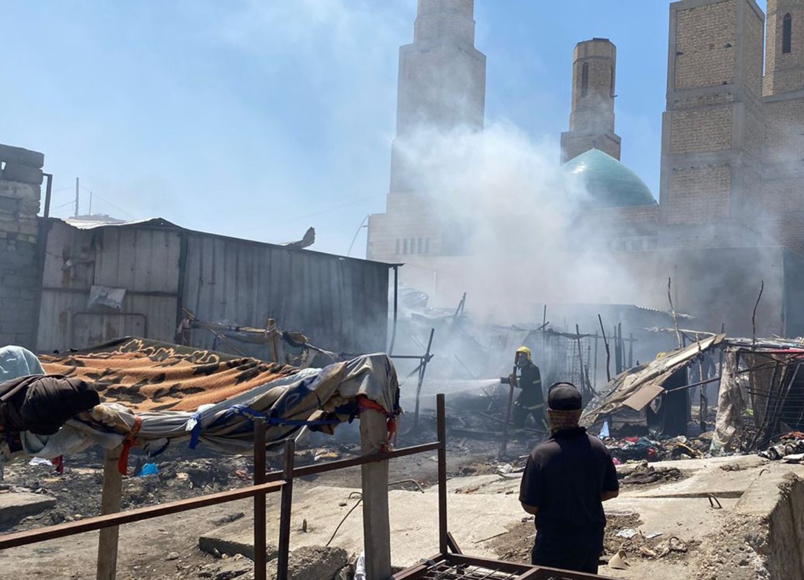 تسبب بخسائر كبيرة لدى الباعة.. نيران تلتهم جزءاً من سوق هرج في الناصرية