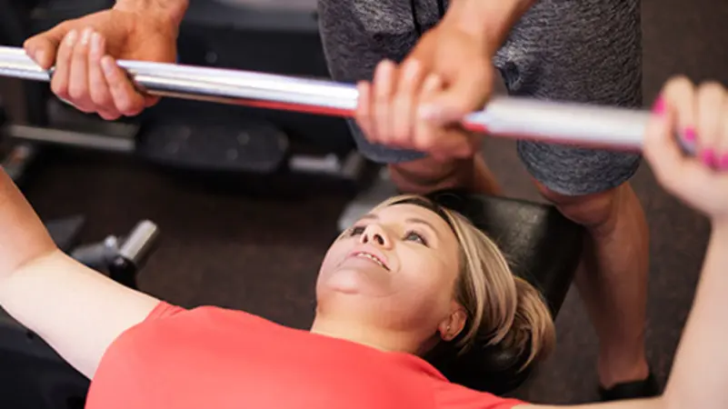 منها العضلات.. 5 دلائل على ارتفاع هرمون الذكورة لدى النساء