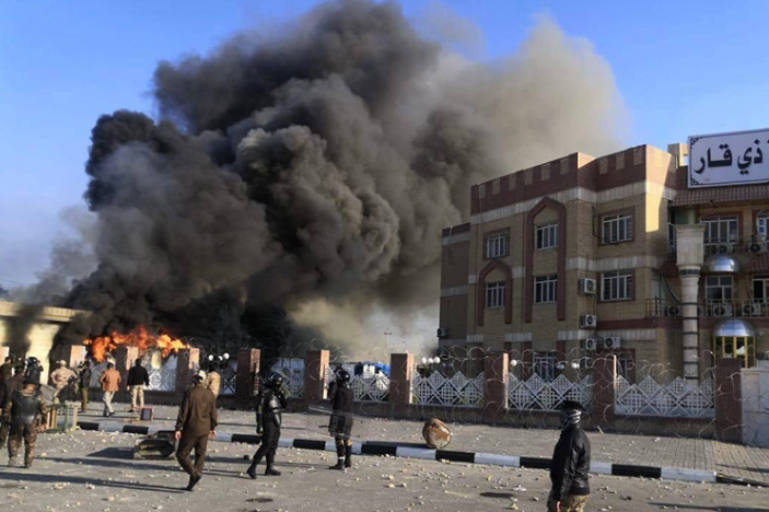 سياسيون .. الصراع السلطوي ليس مرحلة عابرة طالما بقيت نفس الوجوه